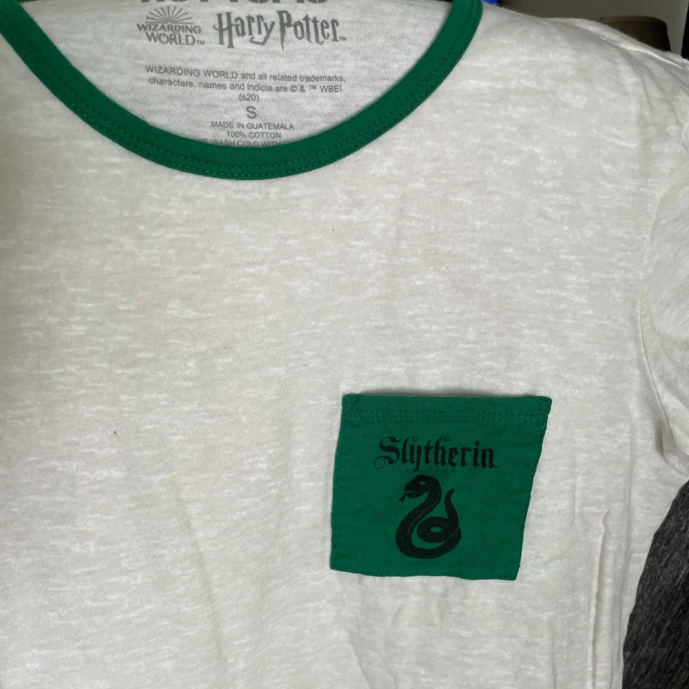 Hot Topic
Harry Potter Slytherin Pocket T-Shirt Sm